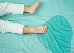 cách xử lý nệm bị đái dầm