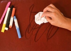 ghế sofa bị dính mực