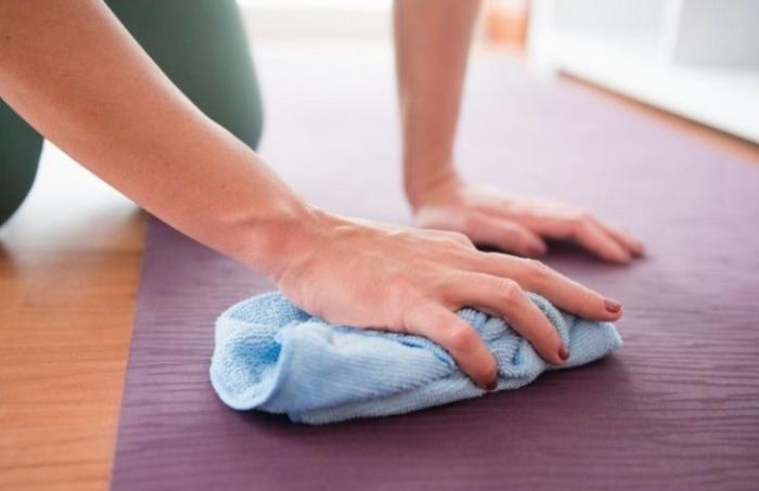 Hướng dẫn cách giặt thảm yoga đúng cách