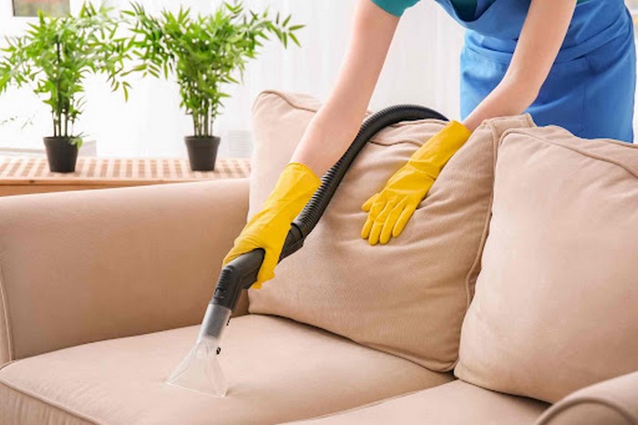 Loại bỏ mùi hôi, nấm mốc trên sofa dễ dàng cùng với Dịch Vụ Vệ Sinh Sao Việt