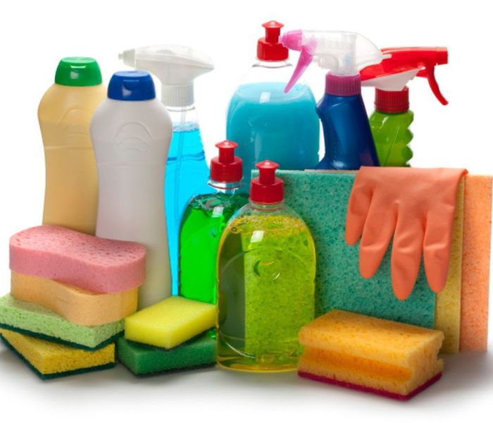 Hóa chất vệ sinh công nghiệp an toàn, thân thiện môi trường 2 hoa-chat-ve-sinh-cong-nghiep